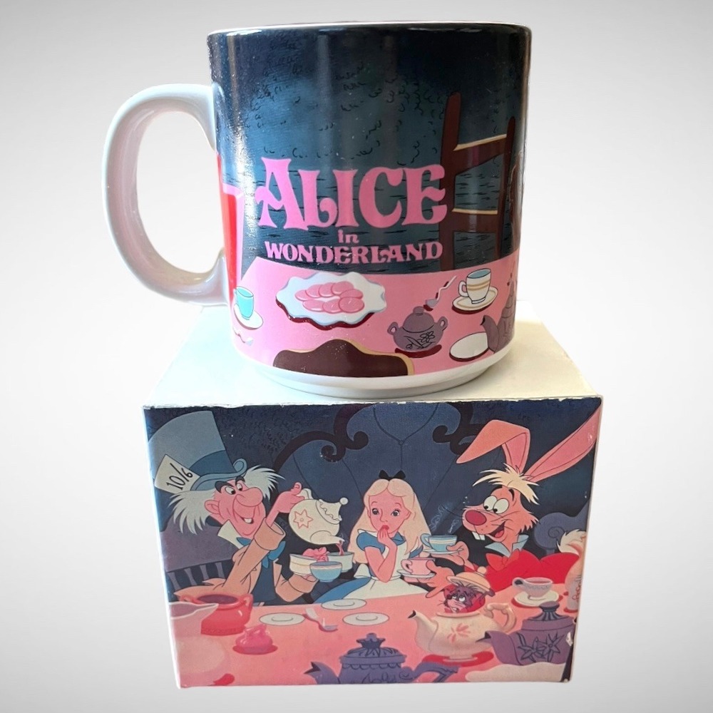 WALT DISNEY Vintage Alice In Wonderland Collectors Mug New In Box